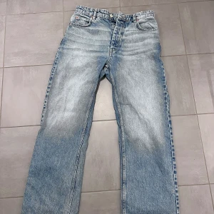Jeans - Säljer mina jeans då dom inte används längre. Märket är Just Junkies i storlek 30/32. Köparen står för frakt!