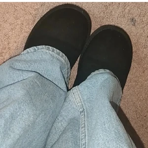 Uggs boots - UGGs inspired boots ( inte äkta ). Bra skick söta och varma perfekt till vinter. Från ella cruz 