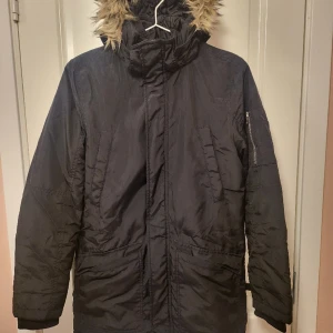 Vinterjacka - Vinter från HM i bra skick. Storlek 158