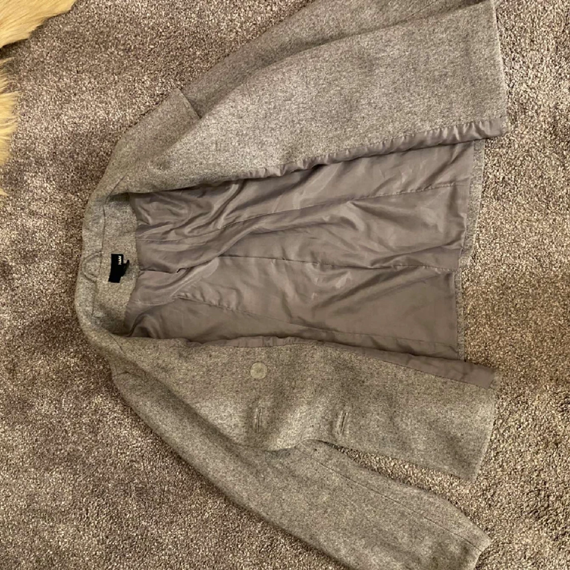 Grå höst samt vår jacka.