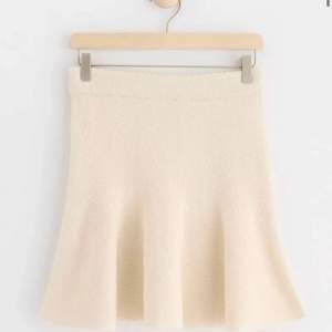 Helt ny kjol från Lindex i storlek XS. (Lappen är kvar) 🤍