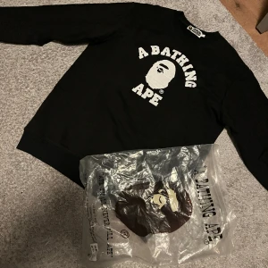 Bape Tröja - L men sitter som S
