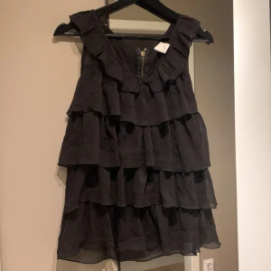 Blus från vila/vero Moda  - Blus från vila/vero Moda. Storlek 38. 