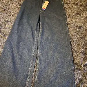 Hej säljer nu mina helt nya oanvända samsoe jeans i storlek 30/32 Nypris 1300 Mitt pris 499