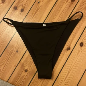 Bikiniunderdel - Bikiniunderdel från NAKD som aldrig kommit till användning. Endast testade🩵