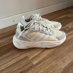 Adidas sneakers - Adidas cloudfoam comfort Storlek 37,5 Nypris 899kr