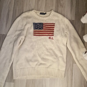 Ralph Lauren tröja - Fin tröja som tyvärr inte används löngre o bara hänger i garderoben. Pris går att diskutera 🥰