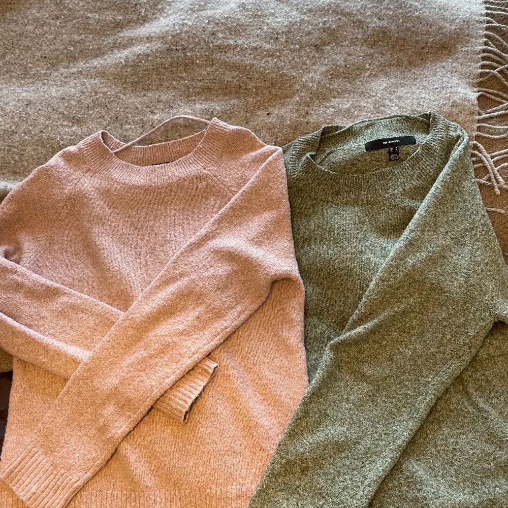 Två stycken supersnygga stickade tröjor från veromoda i ett användt skick.🙌. Stickat.