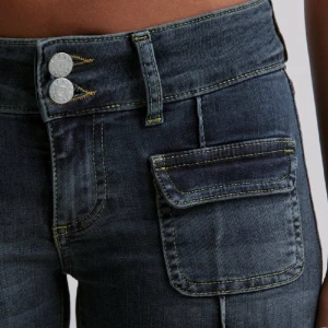 Los waist bootcut pocket jeans  - Färgen:Vintage Blue denim  i storlek 38.Hör av dig om du är intresserad pris kan diskuteras🤗 Original priset på dessa var 699kr