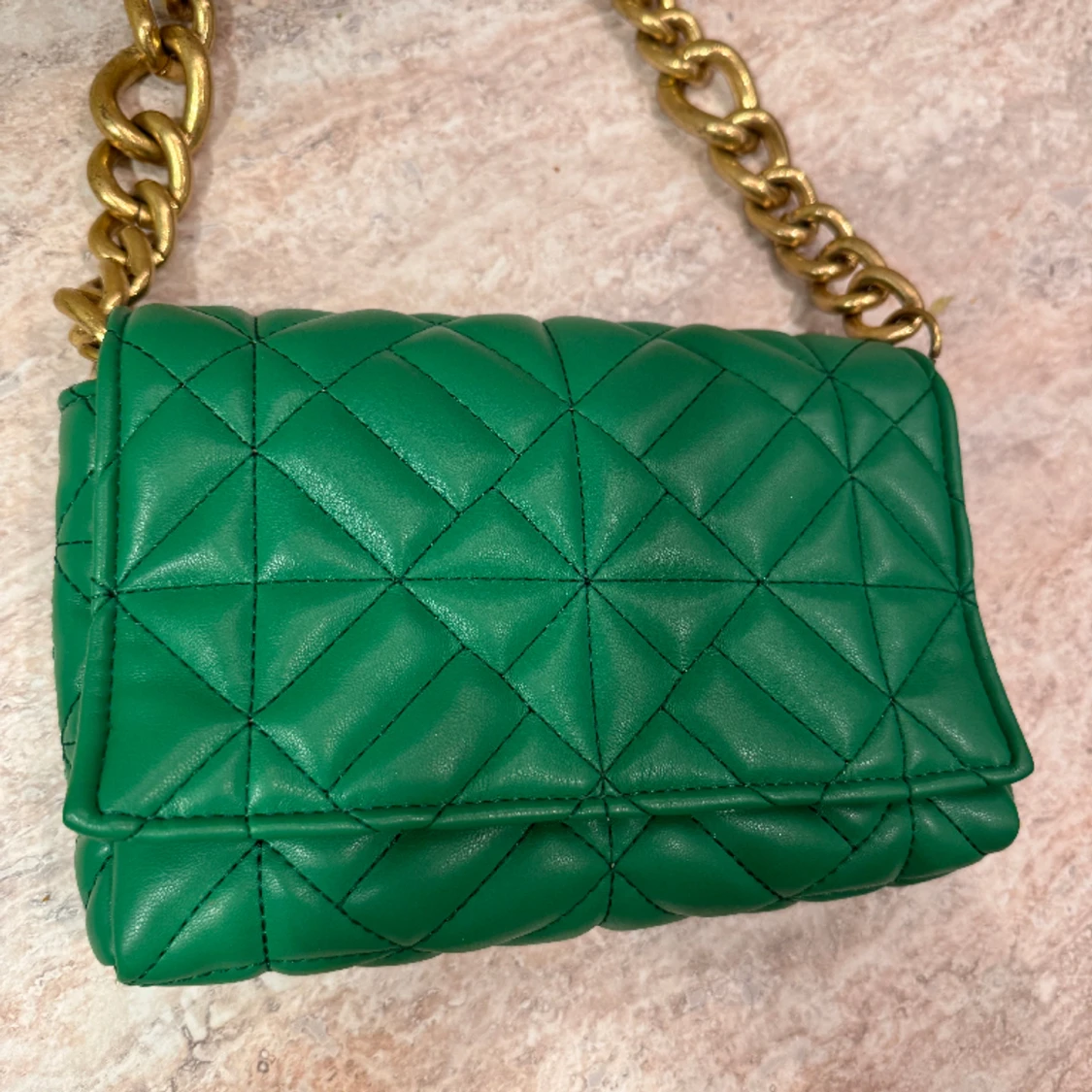 Grön kedjeväska  - 90