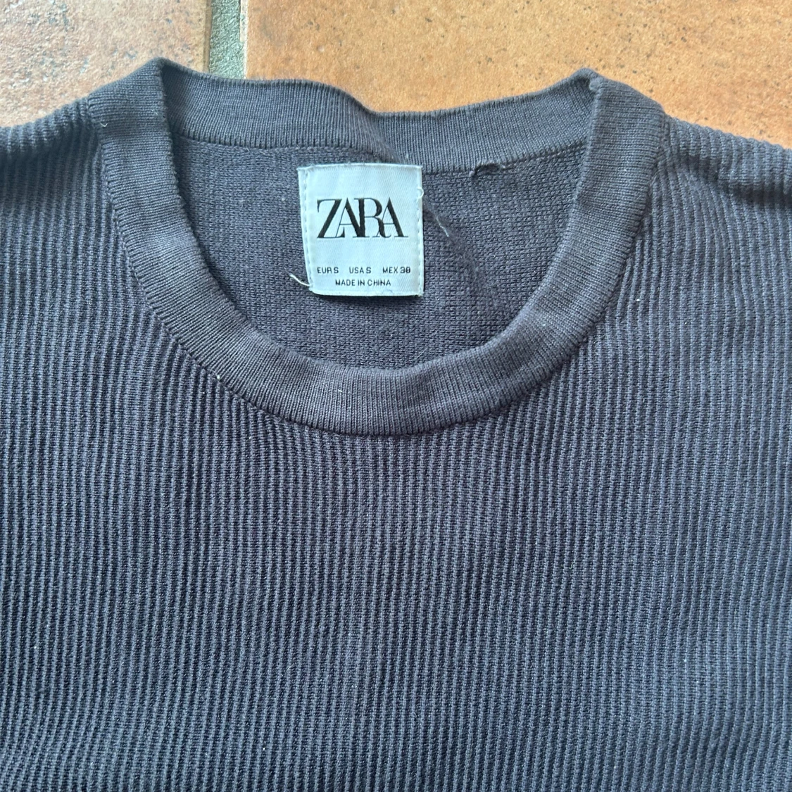 Svart ribbad tröja från Zara - 90