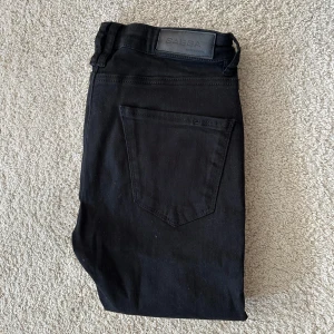 Gabba, jeans  - Svarta GABBA-jeans.  Fit = slim