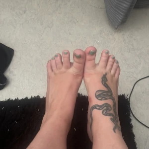 Fottbilder - Säljer Fottbilder, detta sker på Snapchat efter önskemål ☺️