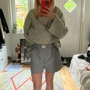 randiga shorts - säljer då de inte kommer till användning längre 