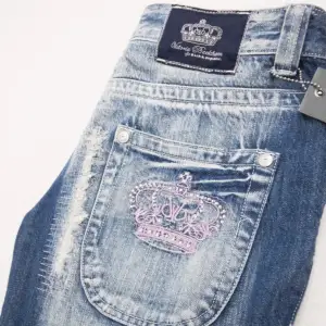 Victoria beckham jeans i strlk L(små i storleken. Så så coola. Kom gärna med egna prisförslag! 💗