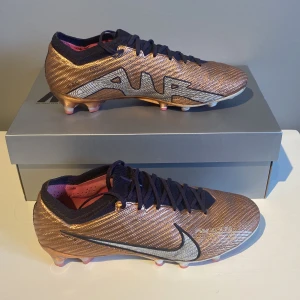 Nike - Skicka 9/10! Skorna tappar färg det händer så på den här modellen händer för alla