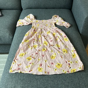 Rosa Blom klänning - Bra skick har aldrig använt den