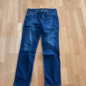 Lee jeans. W33. L33. Marion Straight. 