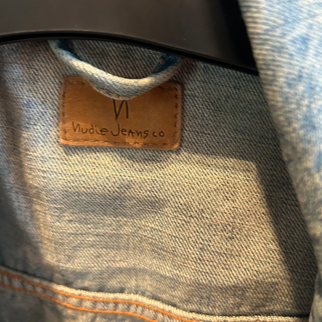 Blå jeansjacka från Nudie Jeans Co - 91