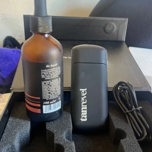 Tan revel  - Säljer min tan revel då den inte kommer till användning, Medföljer en tanning liquid som är kanske 25% kvar i 