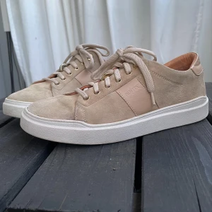 Novita Sneakers - Säljer mina varsamt använda favoriter för har tydligen växt en cm..🙄🤍