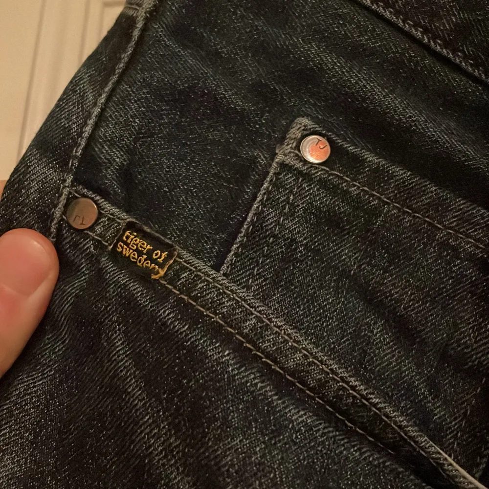 Slim jeans från tiger of sweden Storlek: 32/32,  Bra skick har fortfarande mycket att ge. Jeans & Byxor.