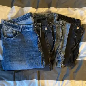 4 par jeans i gott skick, dom varierar mellan stl 44, 46 och 48 men dom alla passar bra på mig som vanligt vis har stl 46-48. Föredrar om jeansen köps tsm då jag gärna vill bli av med dom. Skriv privat för mer info.