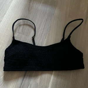 Bikini  - Bikini topp från hm använd typ 2 gånger så fortfarande som ny
