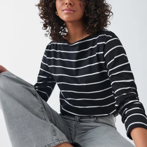 Gina tricot tröja  - Ny med prislapp 