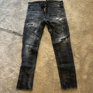 Tja! Säljer nu mina dsquard jeans, 8/10 använda endast några få gånger!