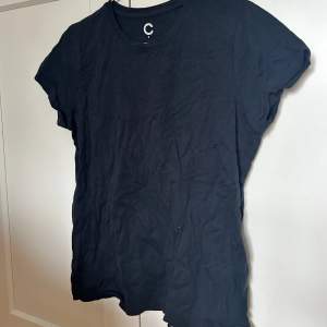 Pyjamas t-shirt från Cubus . Aldrig använd. Mörk blå. 