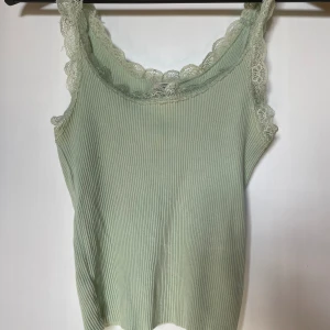 Linne - Linne med spets. 