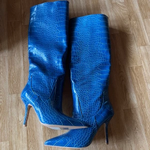 Blå klack - Hög klack från NA-KD, storlek 39🌟endast testade!! 