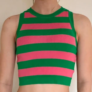 Söt sommartopp - Söt sommartopp med jättenice material. 