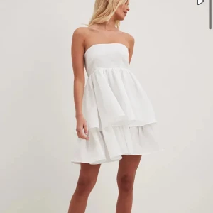 Bandou kläning från NAKD - Hej letar efter denhär! I storlek S eller M. Skriv om du har en eller vill sälja 