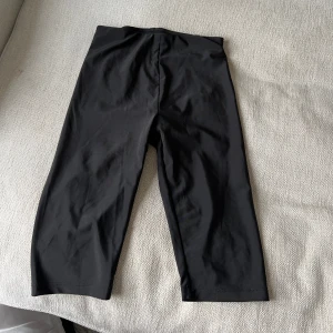 Cykelbyxor  - Cykelbyxor från bikbok i storlek xs, oanvända så de är försmå för mig!🌷
