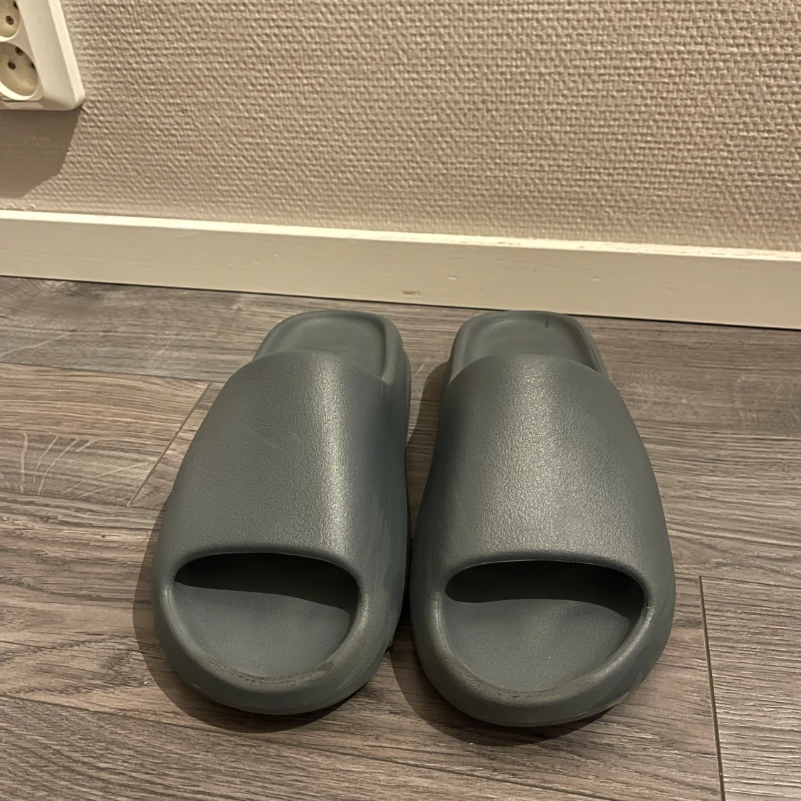 adidas Yeezy Slide 'Slate Marine' - 91