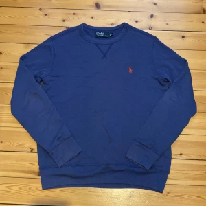 Ralph lauren polo tröja - En mycket fin polotröja från Ralph Lauren. Unisex. Nypris ca 1600. Storlek M men passar till både S och L.