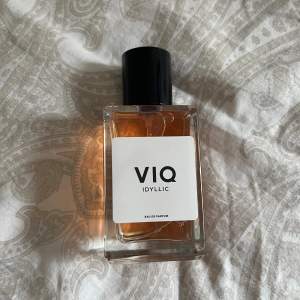 Parfym från VIQ, Josephine Qvists märke. Har sprayat max 5 ggr. 