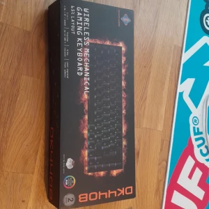 Helt ny deltaco gaming köpte den 800 kr säljer den för 600 kr - Deltaco gaming tagentbord 