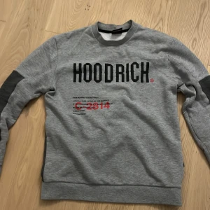Hoodrich tröja - Bra skick. Passar s/m
