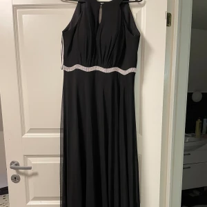 Klänning - Aldrig använt den 