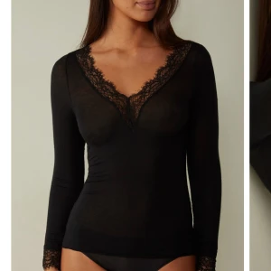 Intimissimi tröja  - Säljer denna fina tröja från intimissimi i storlek S! Knappt använd , jättefint skick!!