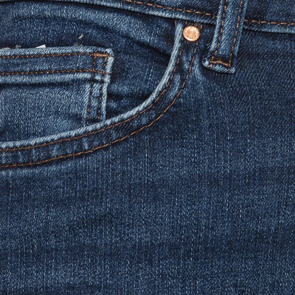 Bootcut jeans i jätte fin mörkblå färg från only🤩 knappt använda, köpta för ca 550 kr säljer för 250 kr🩷. Jeans & Byxor.