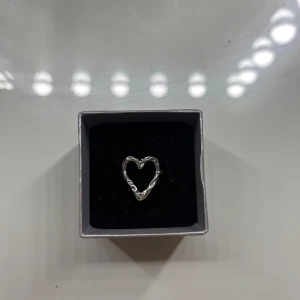 Ring med hjärta  - Justerbar ring