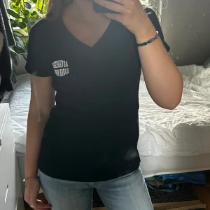 Björn Borg tshirt - Super snygg tröja från Björn Borg. Aldrig andvänd så den är i nyskick. 