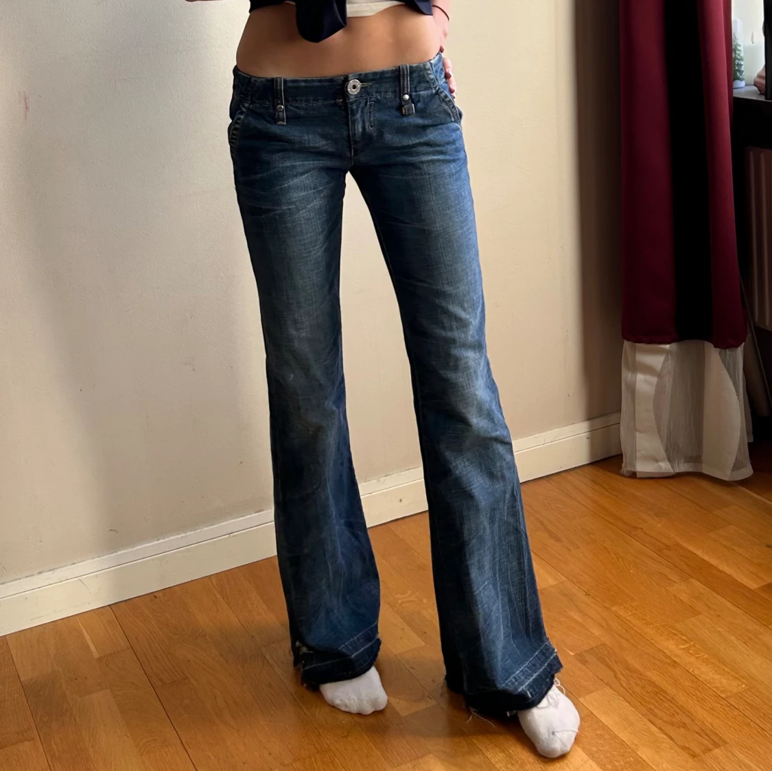 lågmidjade jeans  - 93