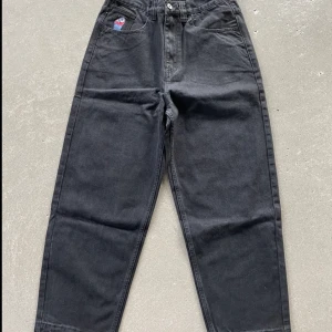 Big boys  - Säljer mina svarta big boys, knappt använda passar ungefär 160-180