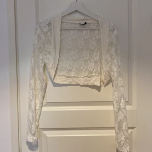 Bolero i spets - Vit bolero i spets
