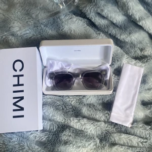 Chimi 04 grey - Knappt använda, bra skick. Pris kan diskuteras 